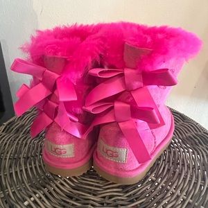 TODDLER SIZE 10 Pink Bailey Bow UGGS